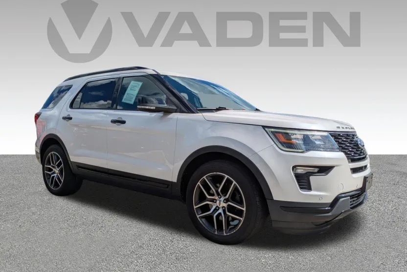 2019 Ford Explorer Sport photo 1