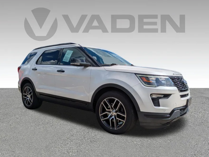2019 Ford Explorer Sport photo 1
