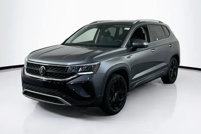 2022 Volkswagen Taos SE photo 1