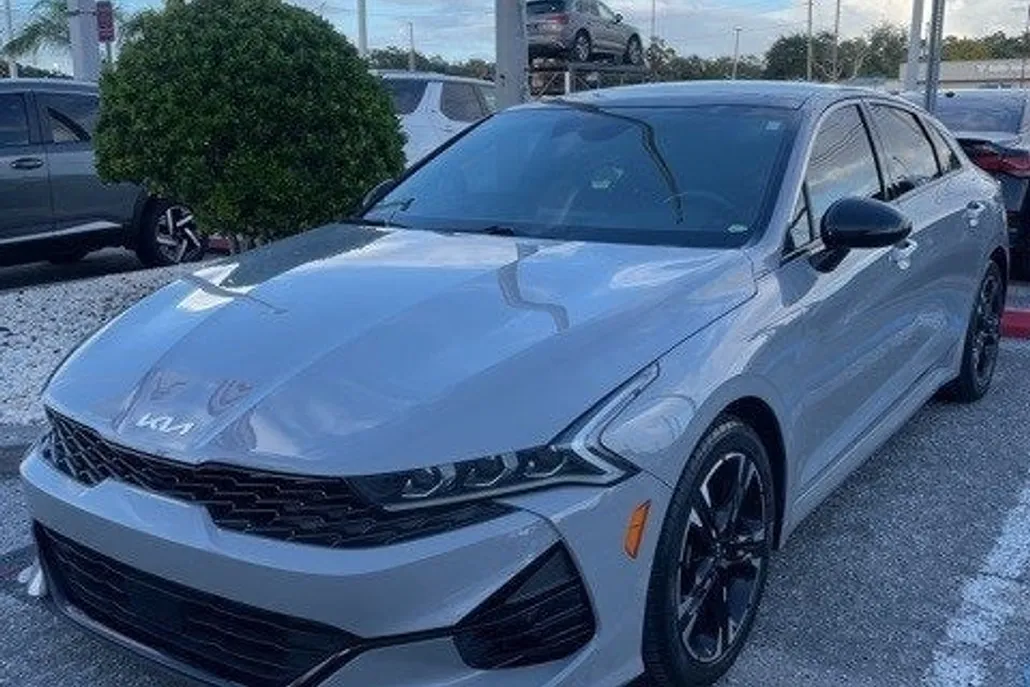 2022 Kia K5 GT-Line photo 1