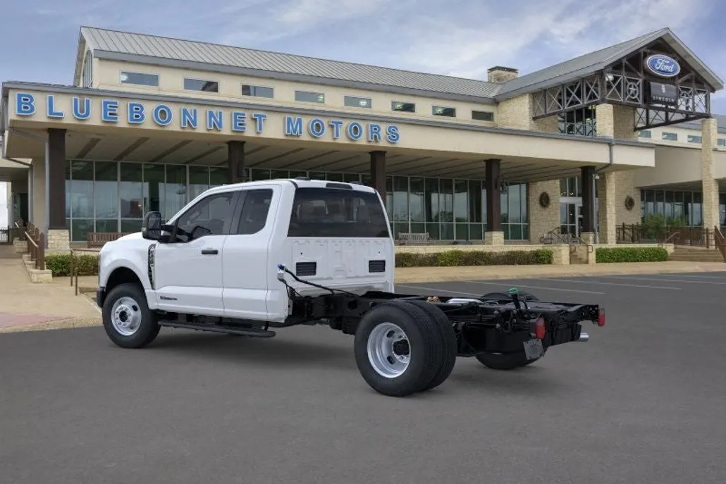 2025 Ford F-350 XL photo 1