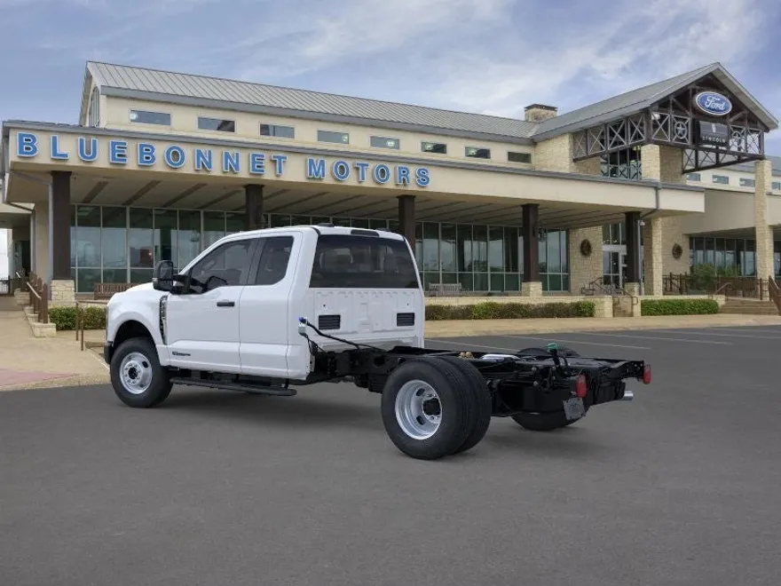 2025 Ford F-350 XL photo 1