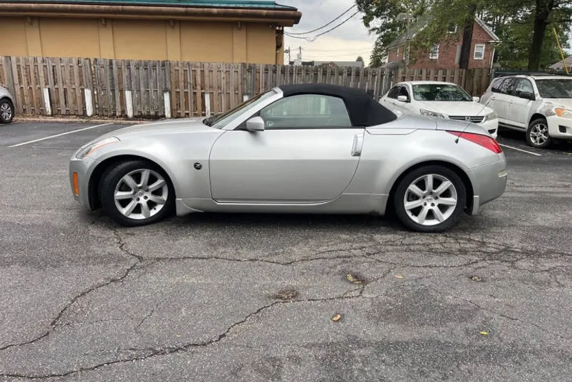 2004 Nissan 350Z Touring photo 1