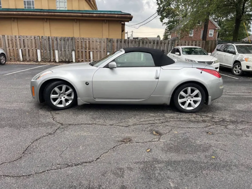 2004 Nissan 350Z Touring photo 1