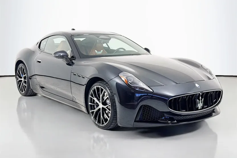 2025 Maserati Granturismo Base photo 1