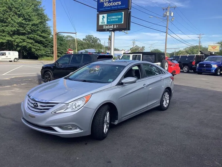2013 Hyundai Sonata GLS photo 1