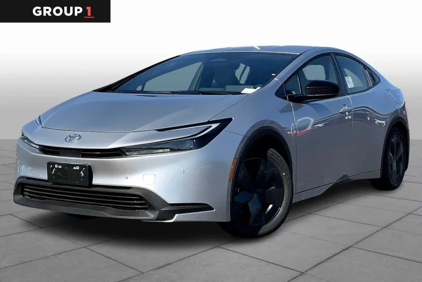 2026 Toyota Prius LE photo 1