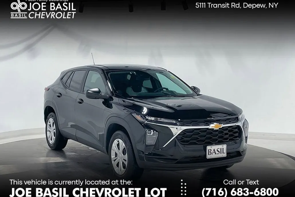 2024 Chevrolet Trax LS photo 1