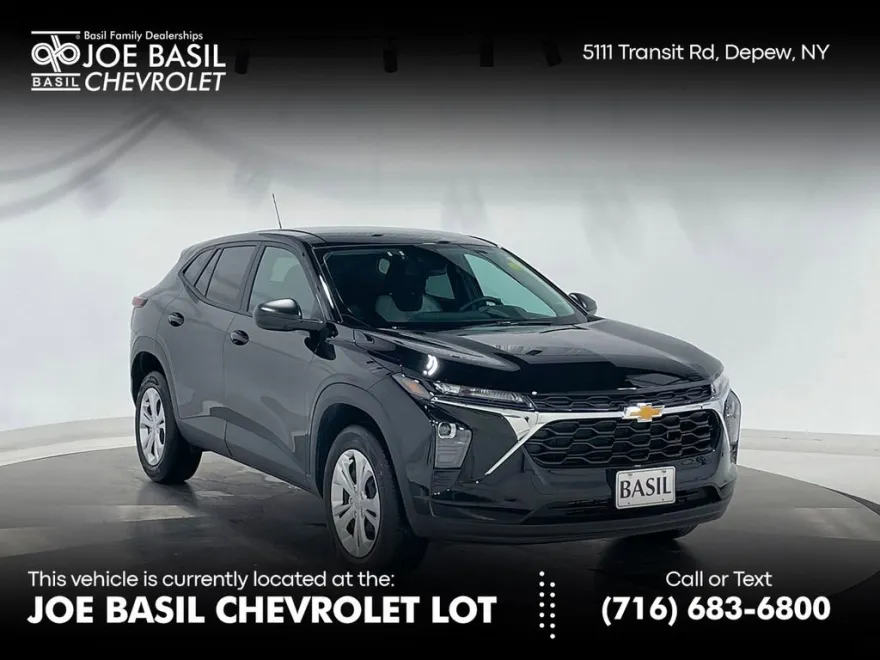 2024 Chevrolet Trax LS photo 1