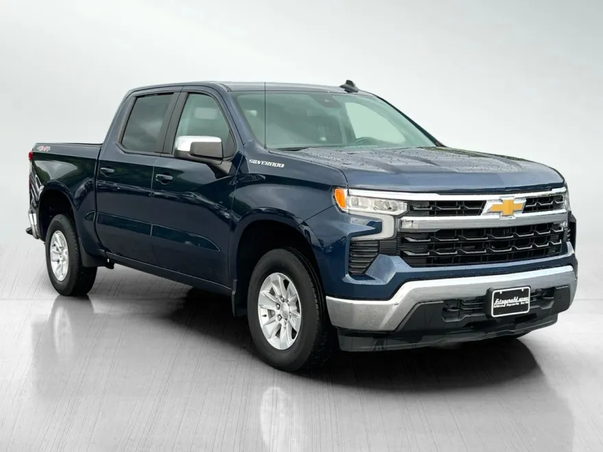 2023 Chevrolet Silverado 1500 LT photo 1