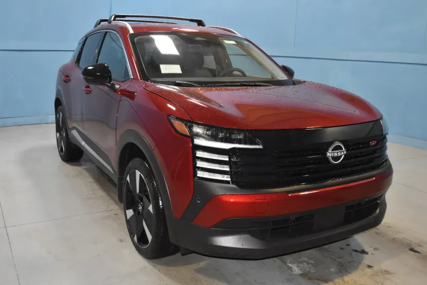 2026 Nissan Kicks SR photo 1