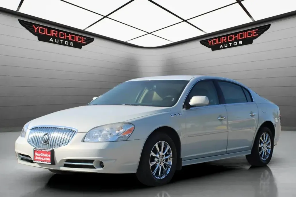 2010 Buick Lucerne CXL photo 1