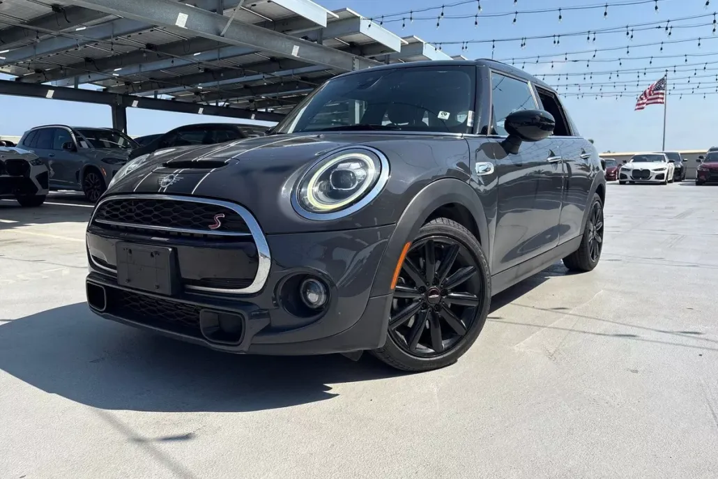 2020 Mini Cooper 4 Door Hardtop S photo 1