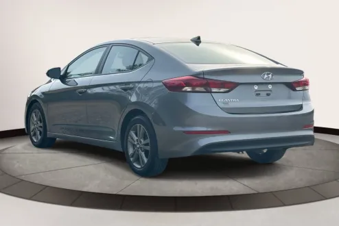 2018 Hyundai Elantra SEL photo 3