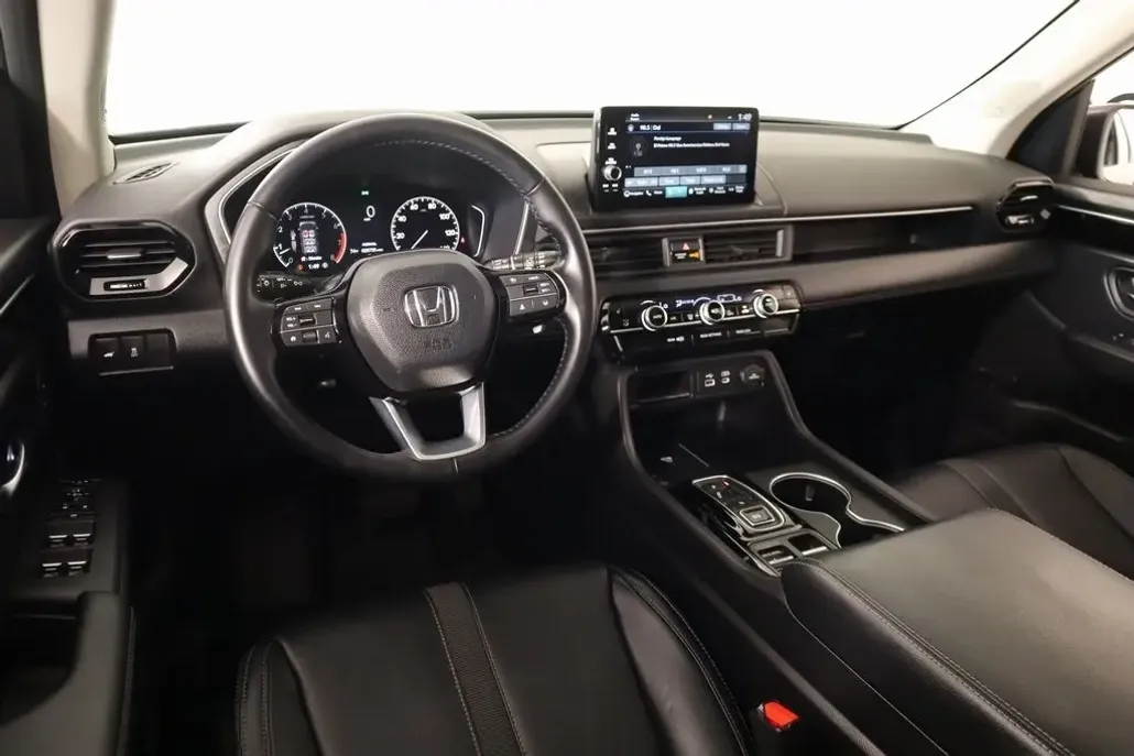 2023 Honda Pilot Touring photo 1