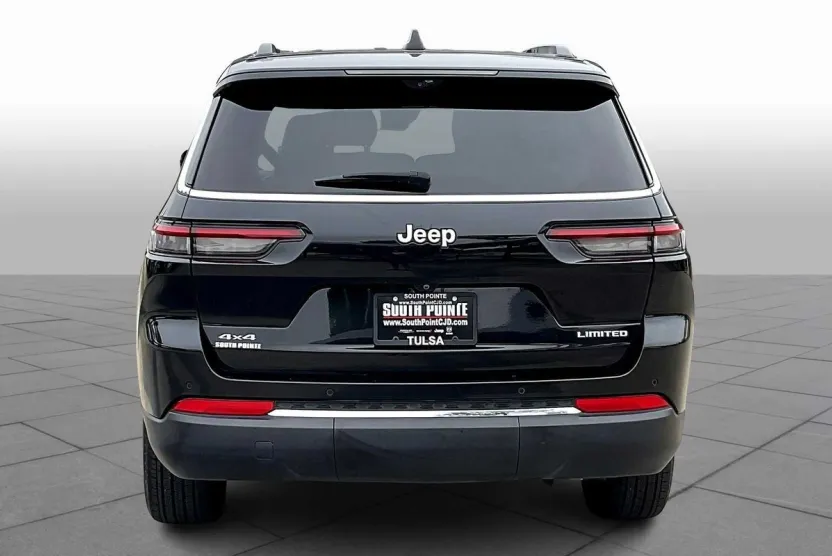 2024 Jeep Grand Cherokee Limited photo 1