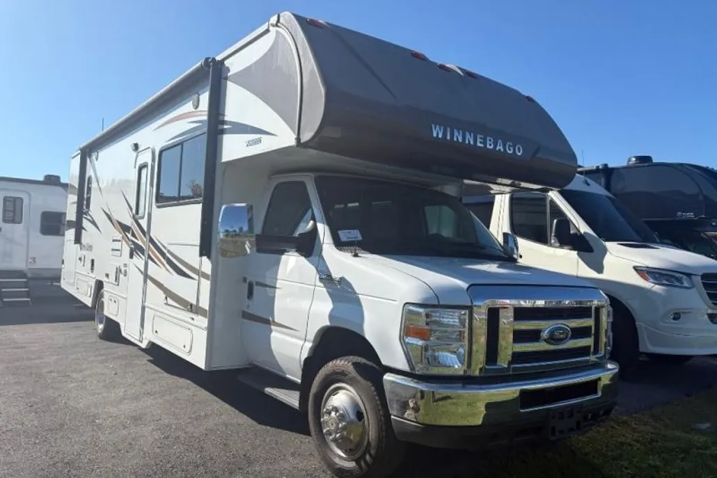 2018 Ford E-450 DRW photo 1