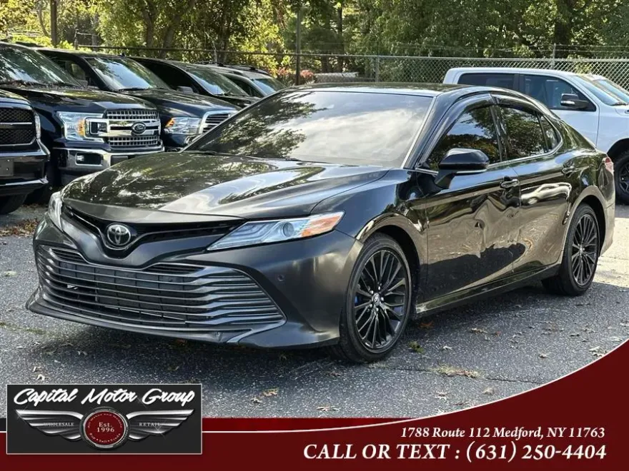 2018 Toyota Camry SE XLE photo 1