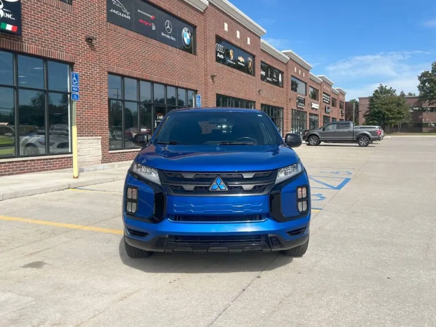 2020 Mitsubishi Outlander Sport photo 1