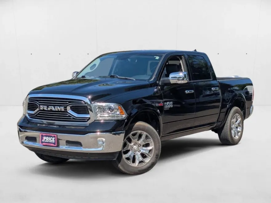 2019 Ram 1500 Classic Laramie photo 1