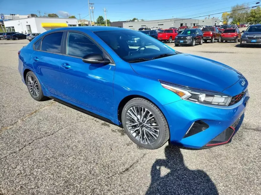 2023 Kia Forte GT-Line photo 1