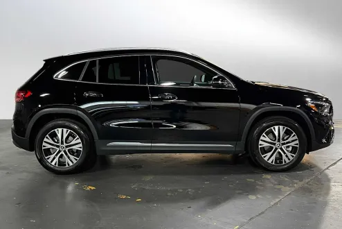 2025 Mercedes Benz GLA 250 4MATIC photo 2