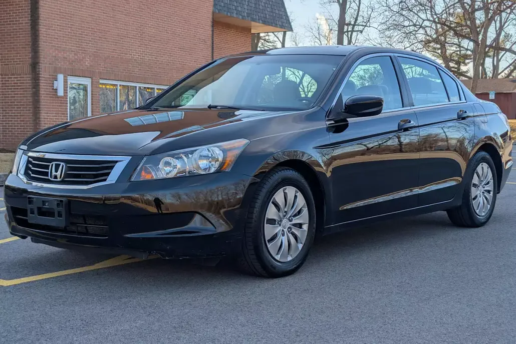 2010 Honda Accord LX photo 1