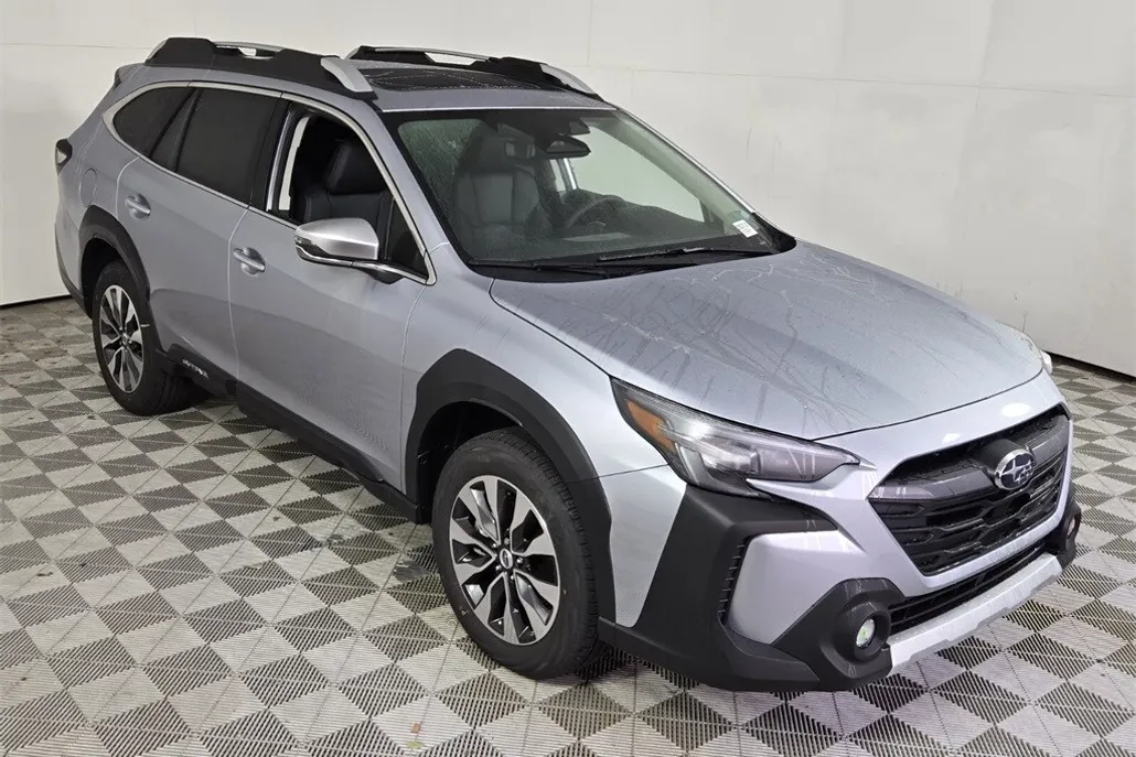 2025 Subaru Outback Touring XT photo 1