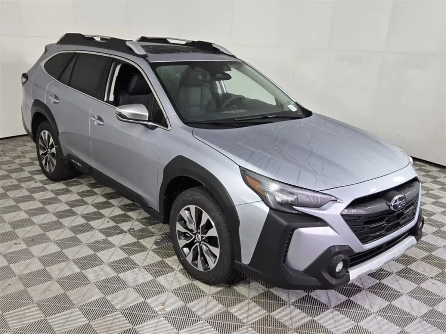 2025 Subaru Outback Touring XT photo 1