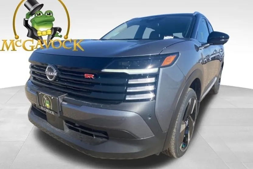 2025 Nissan Kicks SR photo 1
