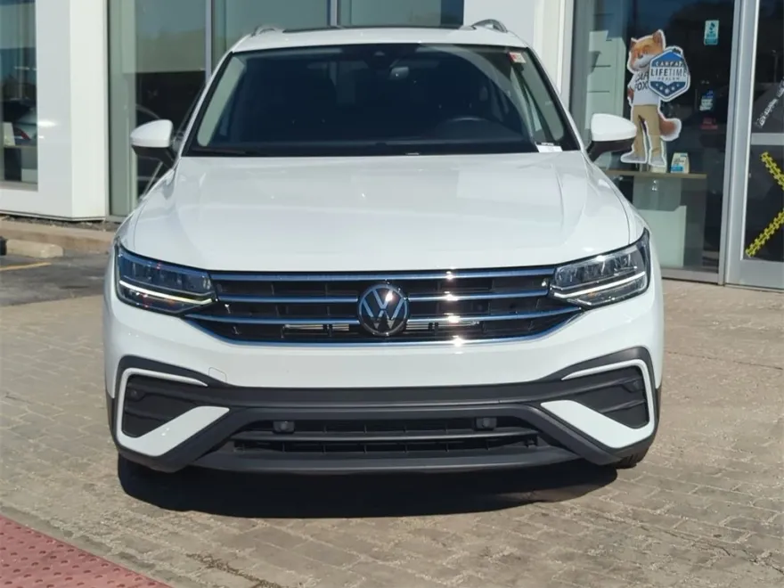 2024 Volkswagen Tiguan SE Wolfsburg Edition photo 1