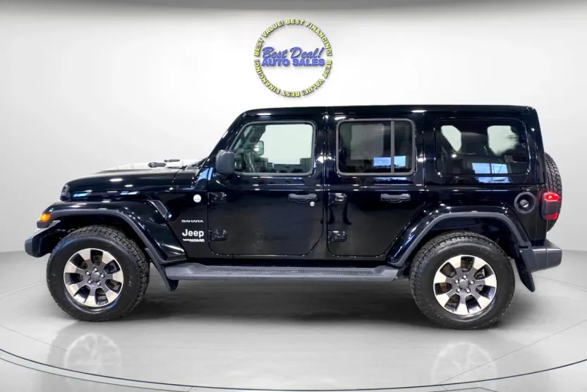 2018 Jeep Wrangler Unlimited Sahara photo 1