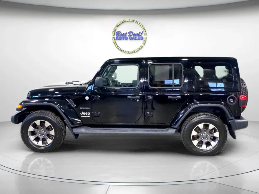 2018 Jeep Wrangler Unlimited Sahara photo 1