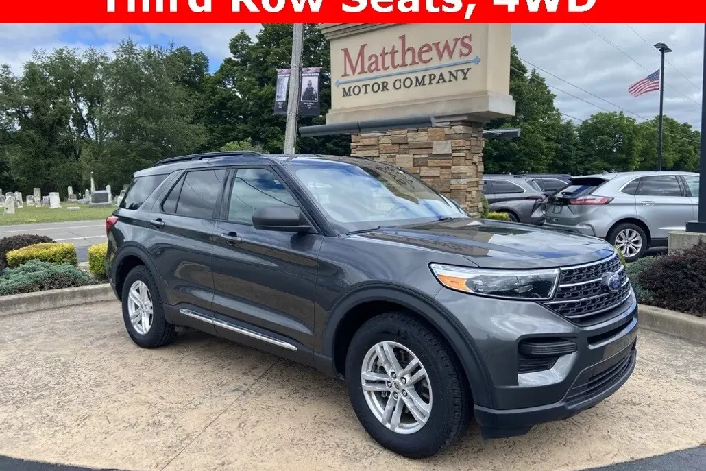 2020 Ford Explorer XLT photo 1