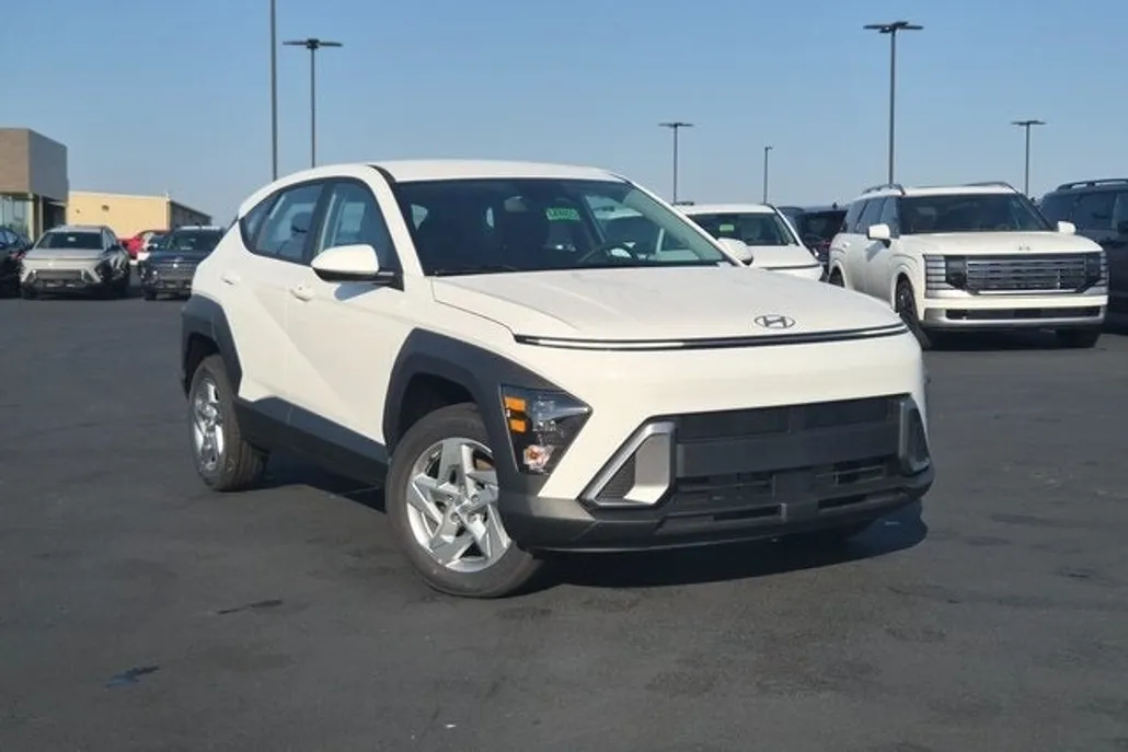 2026 Hyundai Kona SE photo 1