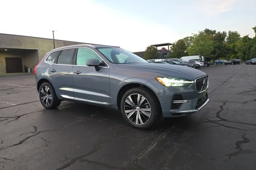2022 Volvo XC60 Inscription photo 1