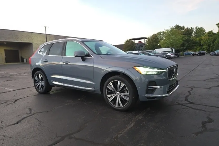 2022 Volvo XC60 Inscription photo 1
