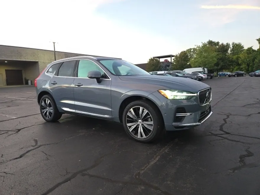 2022 Volvo XC60 Inscription photo 1
