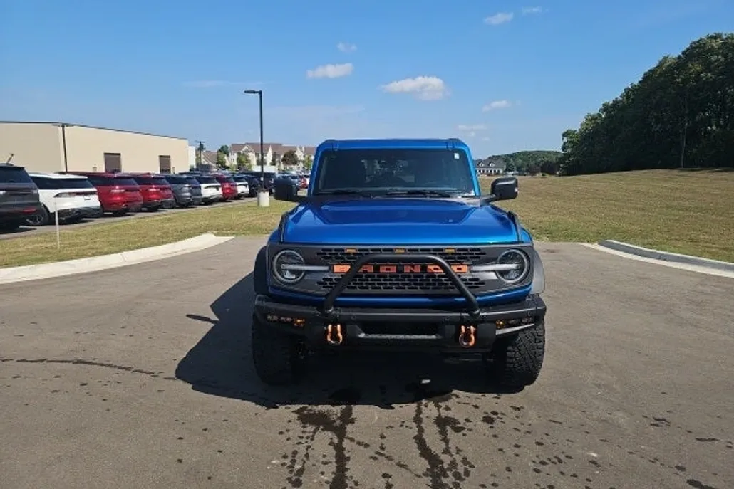 2023 Ford Bronco Badlands photo 1