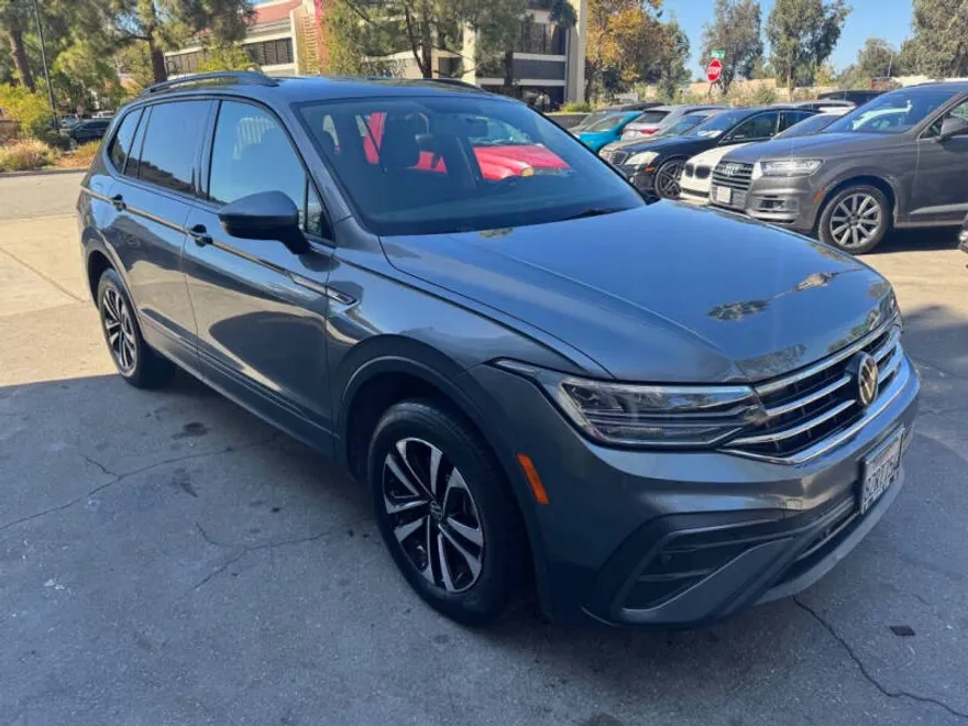 2022 Volkswagen Tiguan S photo 1