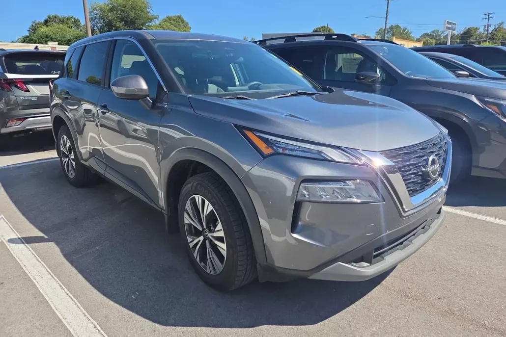 2023 Nissan Rogue SV photo 1