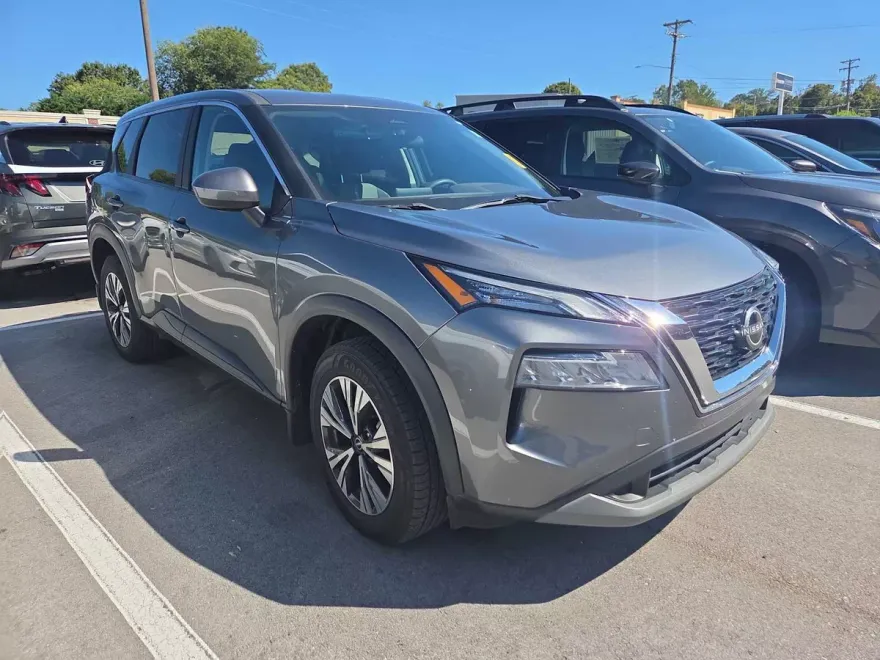 2023 Nissan Rogue SV photo 1