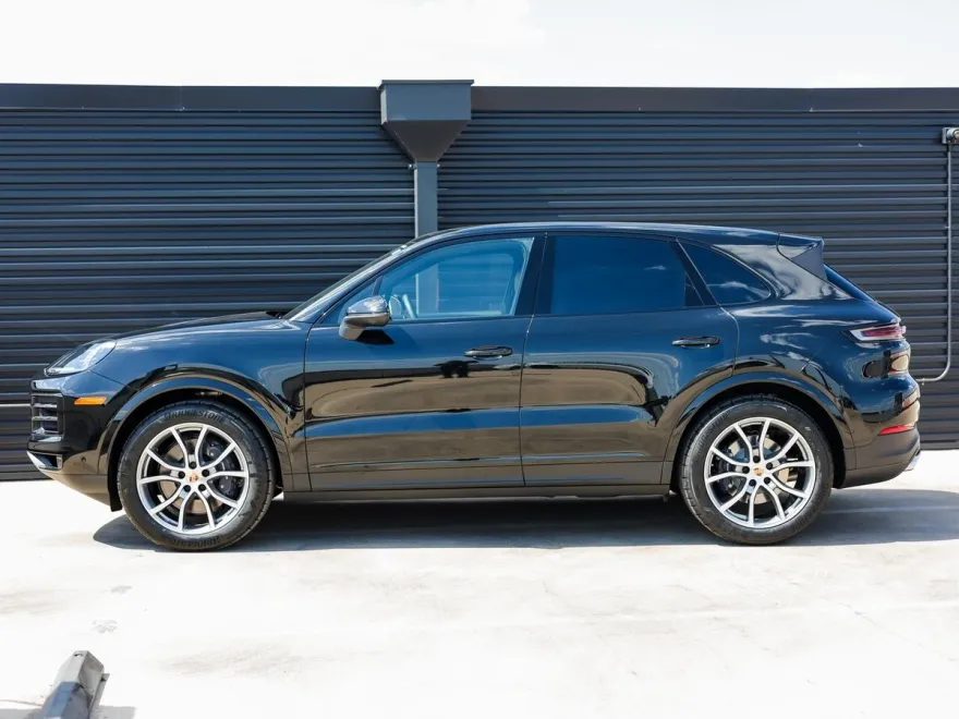 2026 Porsche Cayenne photo 1