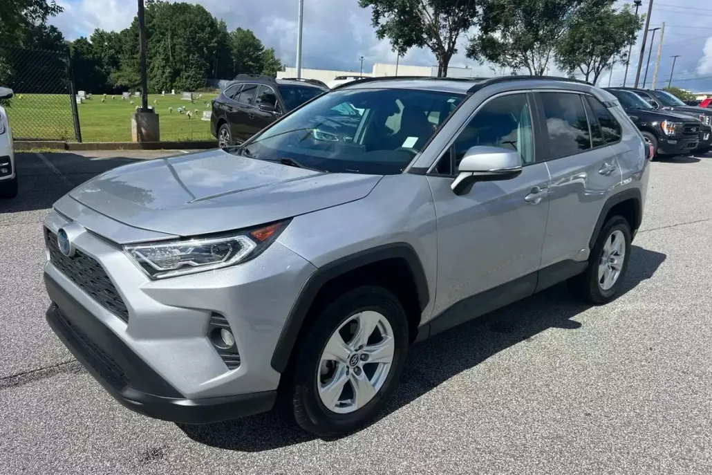 2020 Toyota RAV4 Hybrid XLE photo 1