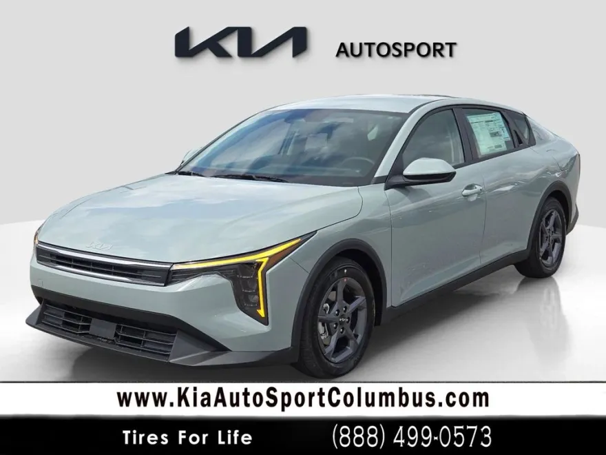 2025 Kia K4 LXS photo 1