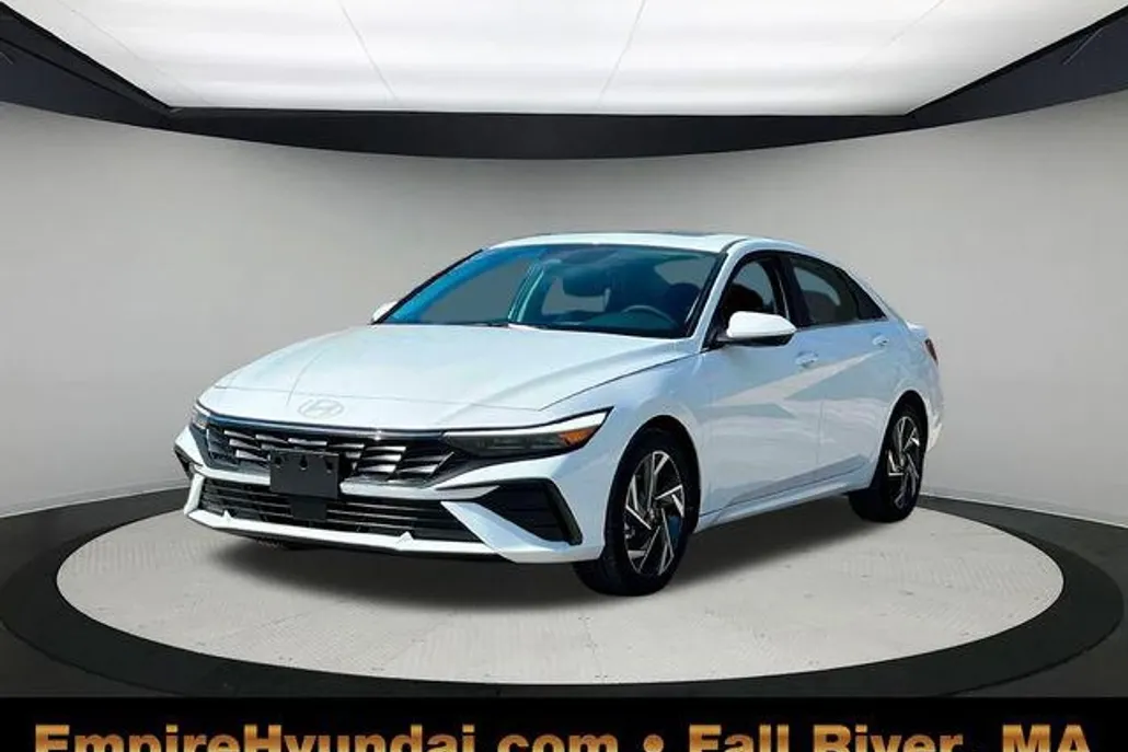 2024 Hyundai Elantra SEL Convenience photo 1