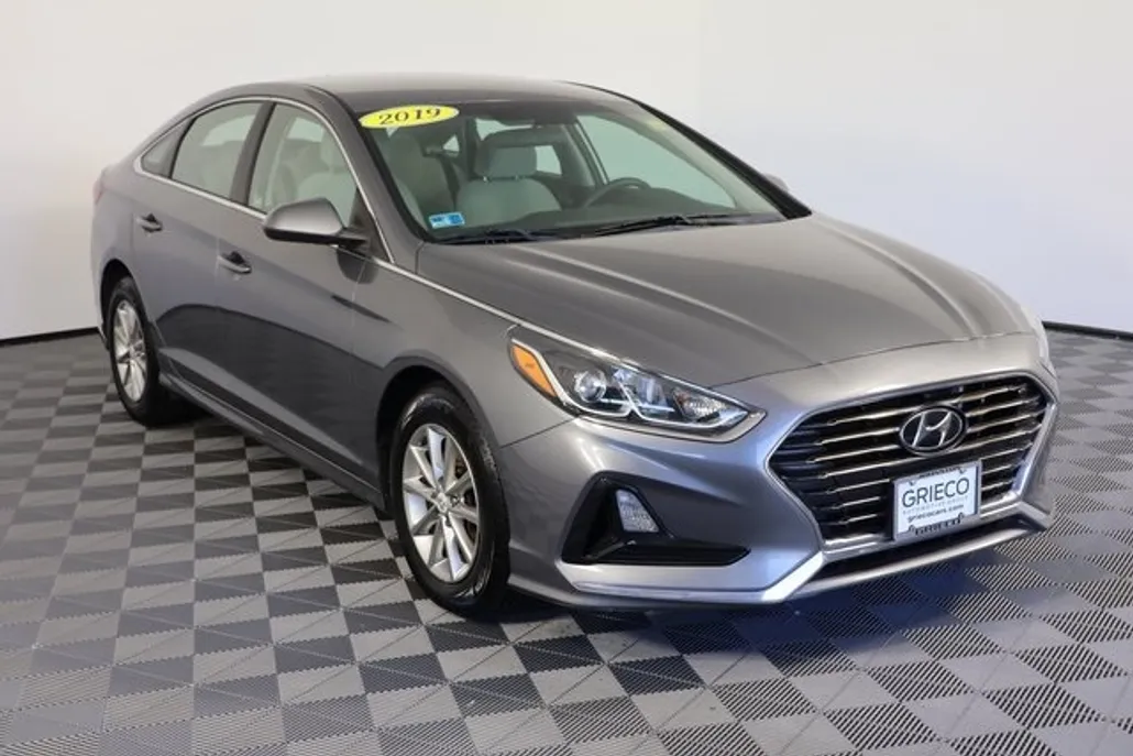2019 Hyundai Sonata SE photo 1