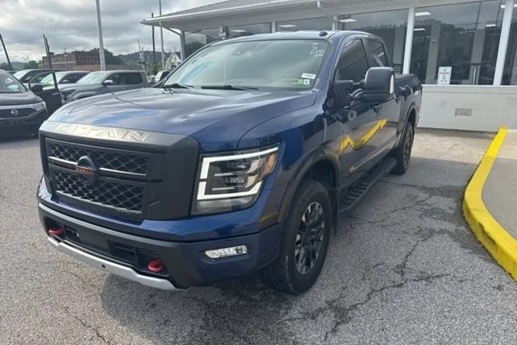 2021 Nissan Titan PRO-4X photo 1