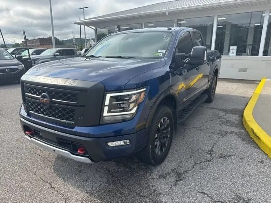 2021 Nissan Titan PRO-4X photo 1