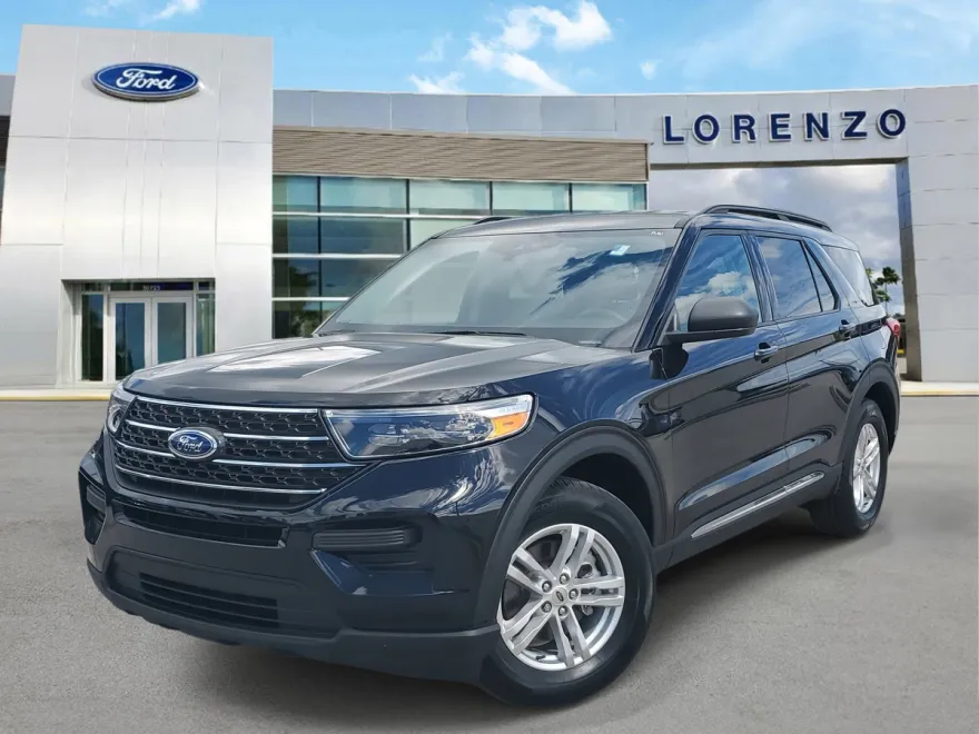 2023 Ford Explorer XLT photo 1